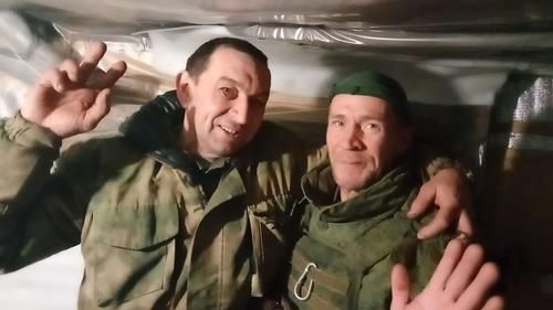 Евгений Филонов на войне (слева). Его сослуживец с фото в итоге погиб