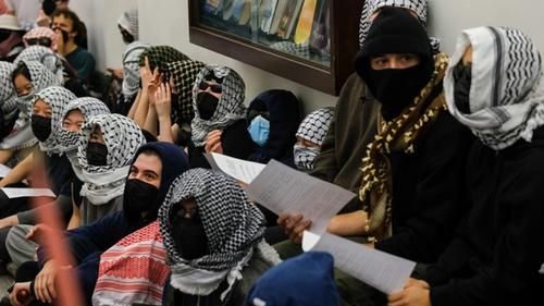 Сидячая забастовка студентов в Барнард-колледже. Февраль 2025 г. 