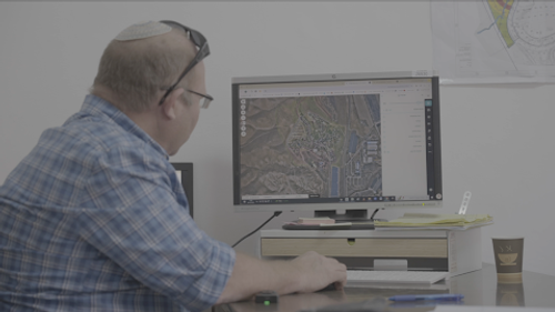 Ноам Бигон, администратор израильского поселения Шадмот Мехола, где в 2016 году построили поле солнечных панелей площадью 50 тысяч квадратных метров и мощностью  5 мегаватт