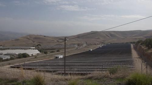 В израильском поселении Шадмот Мехола в 2016 году построили поле солнечных панелей площадью 50 тысяч квадратных метров и мощностью  5 мегаватт